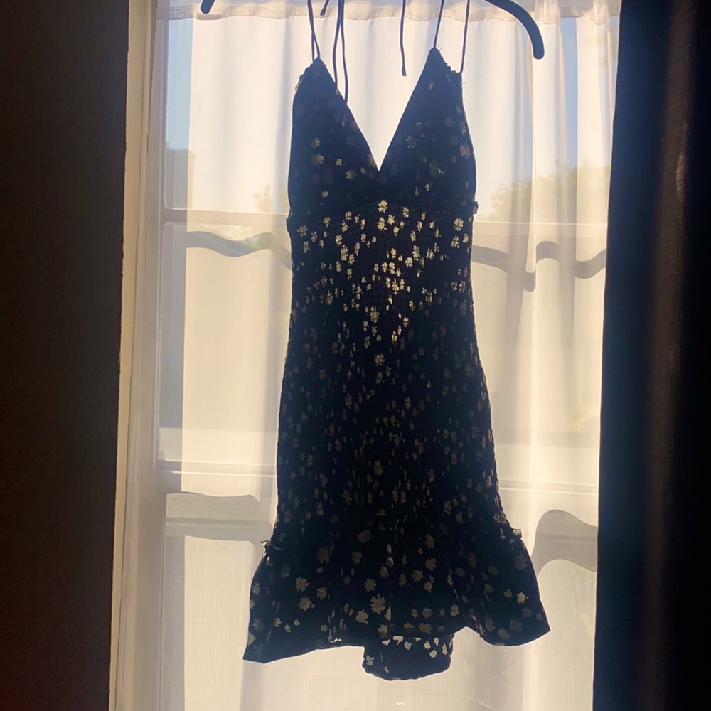 Princess Polly adorable daisy sundress. Size 8